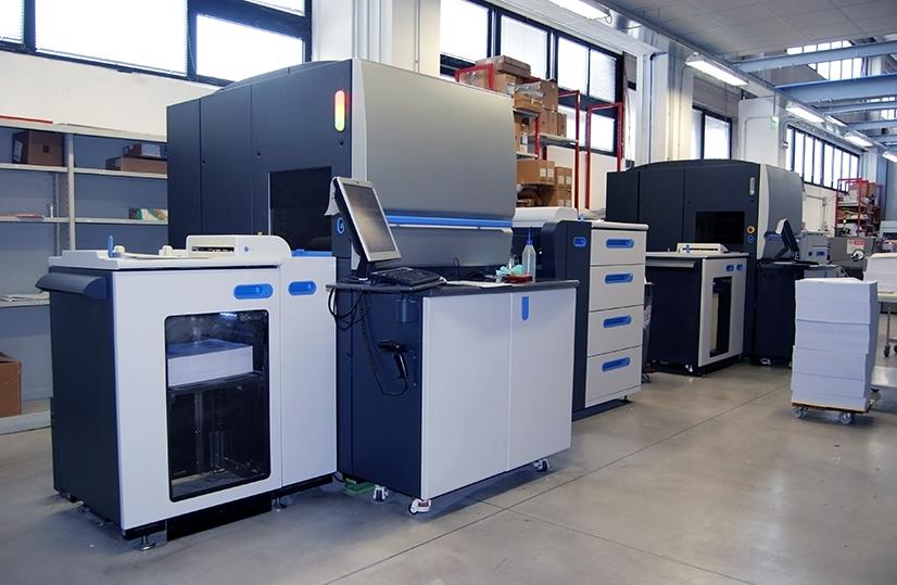 Print management software for controlling print jobs and the entire print production process